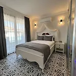 Cunda Say Hotel *