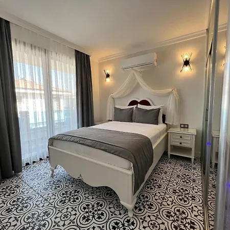 Cunda Say Hotel *