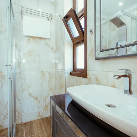 Szálloda Cunda Say *